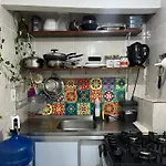 Casa com vista para o mar e cercada por natureza no Vidigal