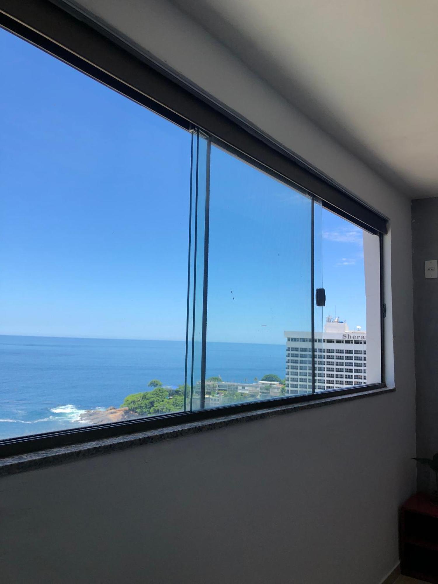 Casa Com Vista O Mar E Cercada Por Natureza No Vidigal *